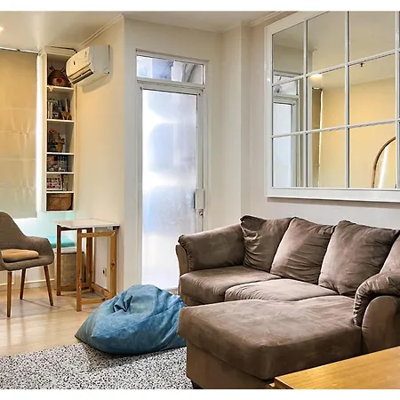 2Br At Casablanca Mansion Apartment With Big Tv And Wifi